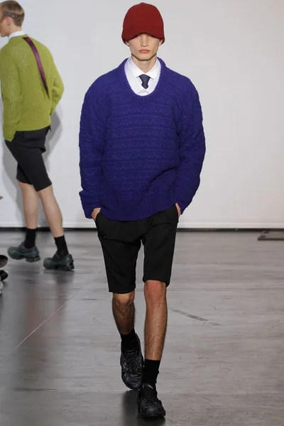 Look 27